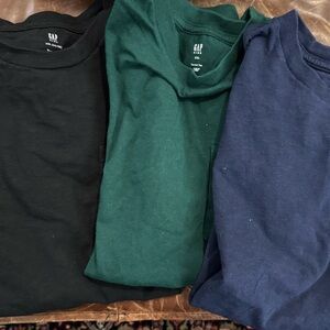 GAP BOYS Short Sleeve Tees - Black, Green, Navy
Size XXL (14-16).
Sold as a set.